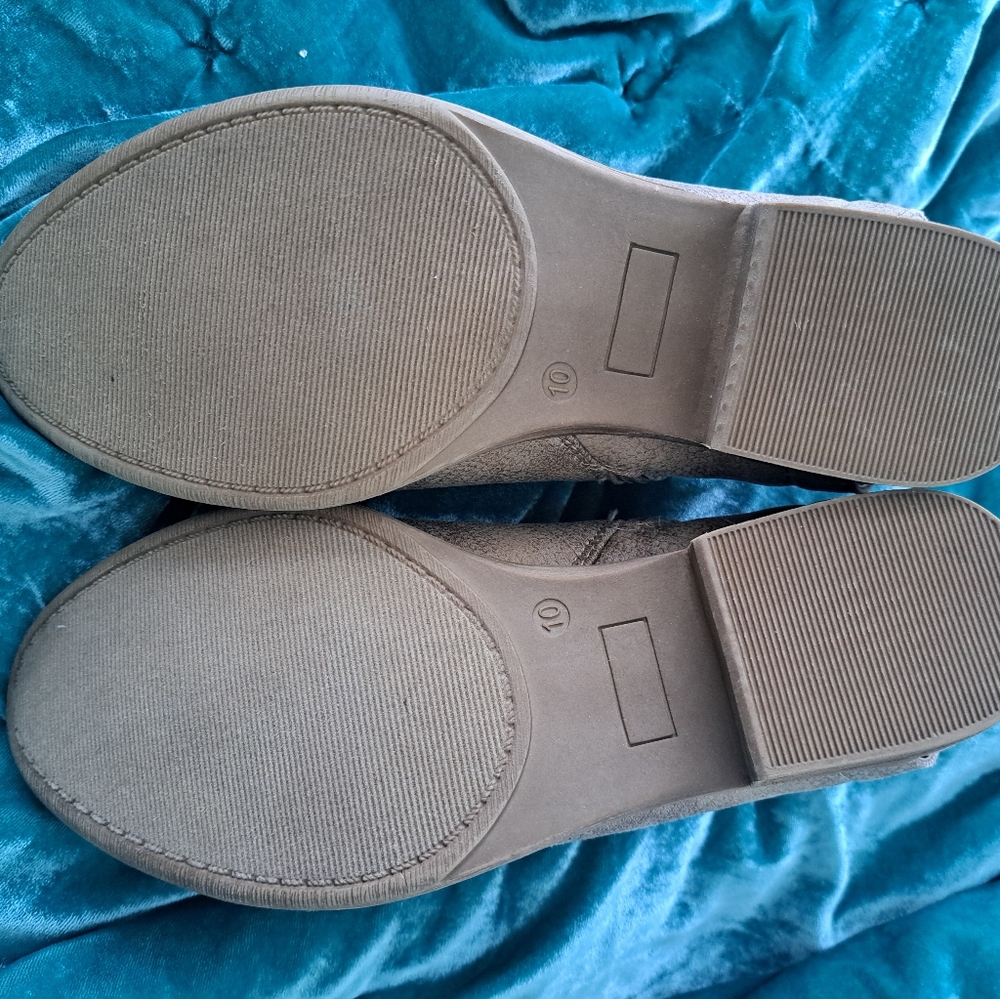 Booties - Picture 3 of 5